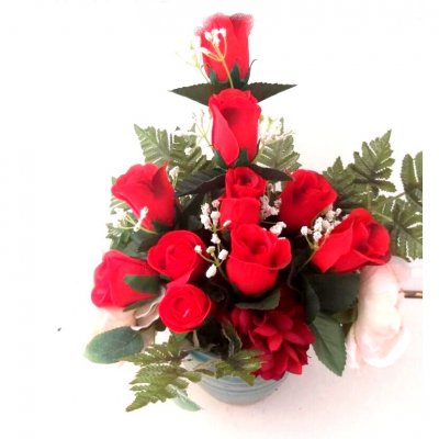 Mariage thme cirque  - 10 roses artificielles rouges en soie : illustration
